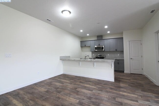 Foto del edificio - 1025 S Cedar St