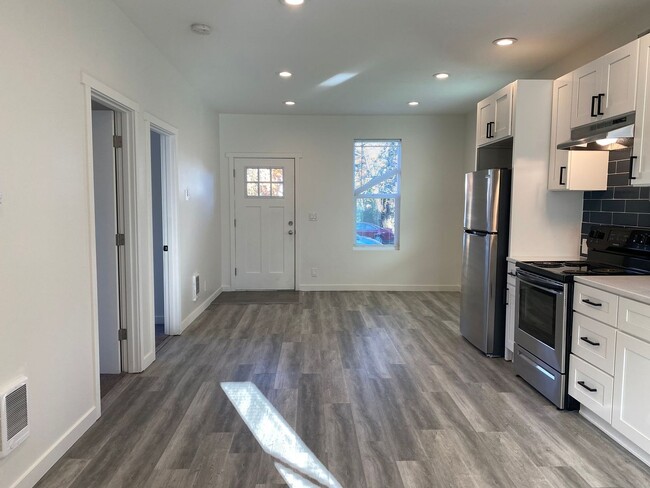 Foto del edificio - DT111 426 60th Tacoma Duplex