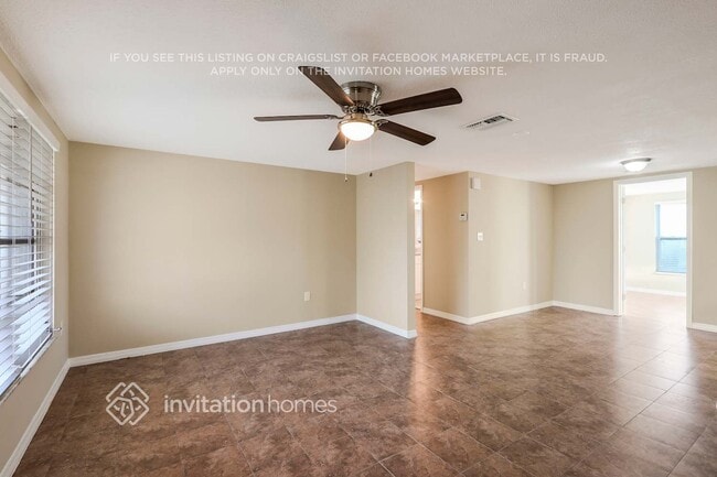 Foto del edificio - 8018 Pineapple Ln