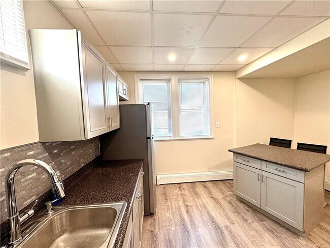 Foto del edificio - 143 Pidge Ave