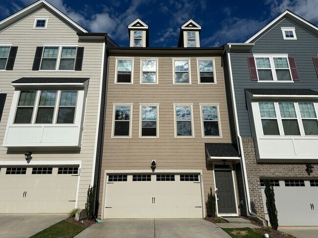 Foto del edificio - 826 Richmont Grove Ln