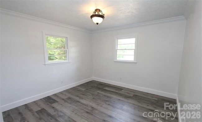 Building Photo - 67 Whispering Pnes Rd