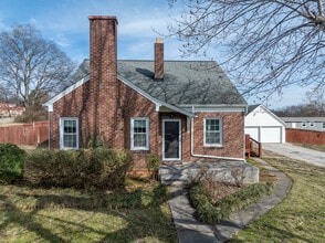 Building Photo - 412 Keeble St