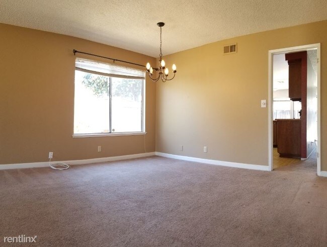 Foto del edificio - 5 br, 2 bath House - 148 Farnham Ct.