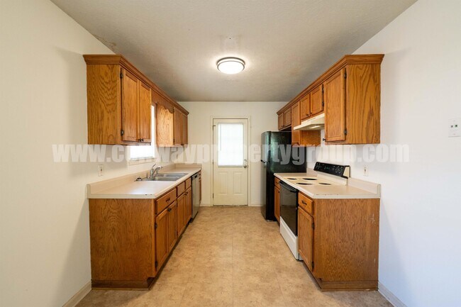 Building Photo - 1330 Joyner Dr