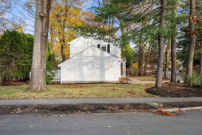 Building Photo - 39 Harland Rd