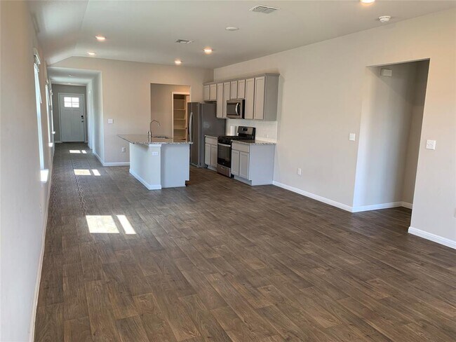 Building Photo - 211 Hamilton Pool Ln