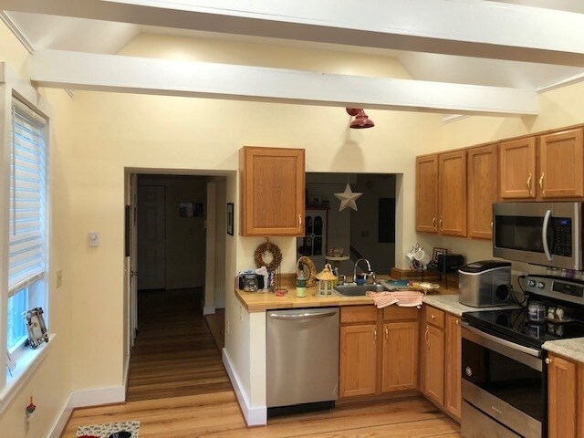 Building Photo - 27 Ashuelot St