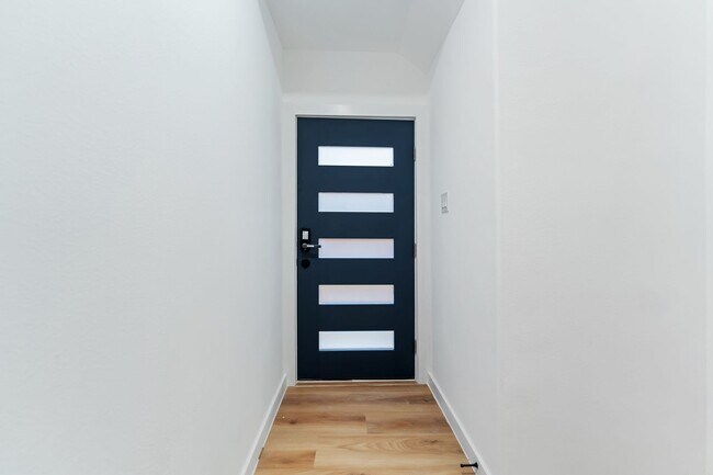 Photo - Stunning Duplex with Garage & Modern Finishes House