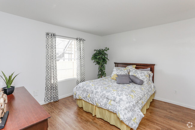 Master Bedroom - Trails of Windfern