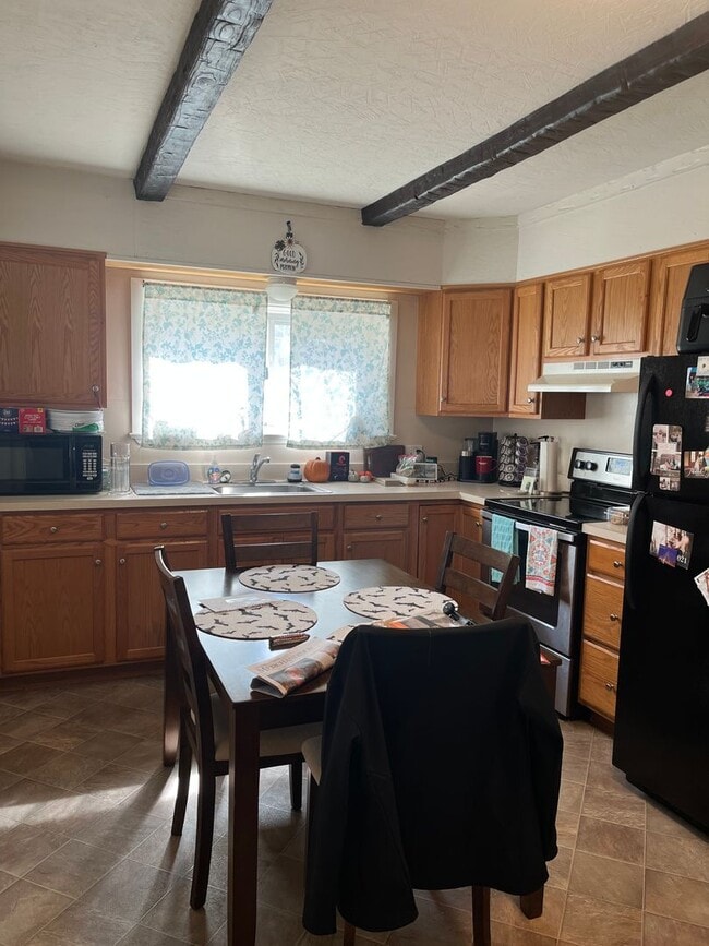 Building Photo - 540 Walnut St