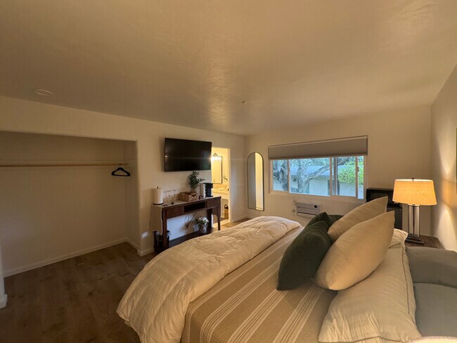 Foto del edificio - 10 Country Club Way