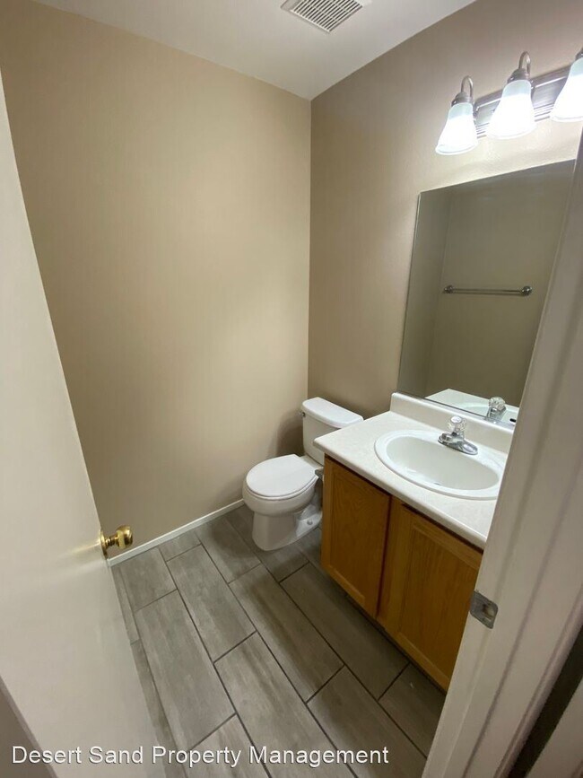 Building Photo - 3 br, 2.5 bath House - 1220 Nevada Sky St.