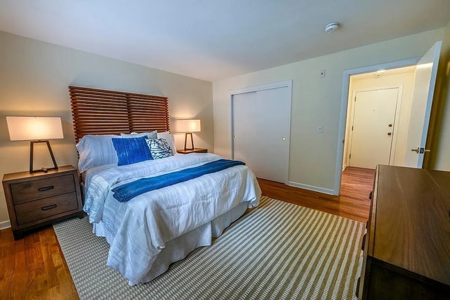 Building Photo - 11 Captain Parker Arms