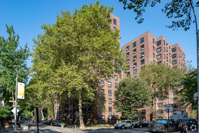 Foto del edificio - Clinton Hill Cooperative North Campus