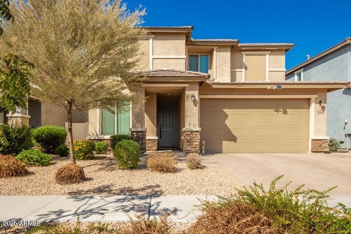 Foto principal - 2440 E Saint Catherine Ave