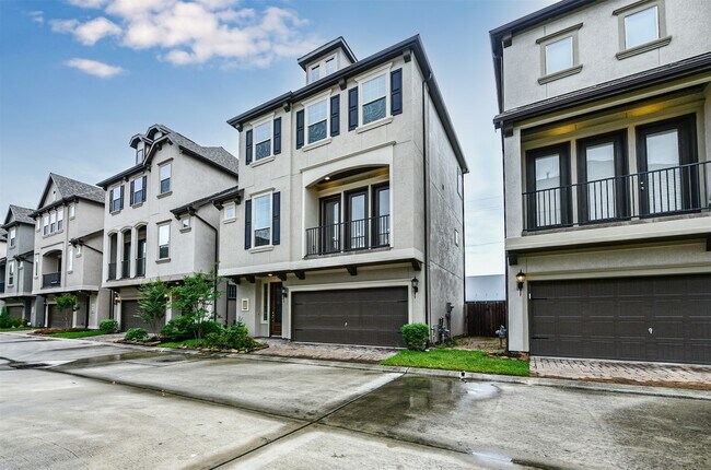 Foto del edificio - 1504 Peyton Oaks Pl