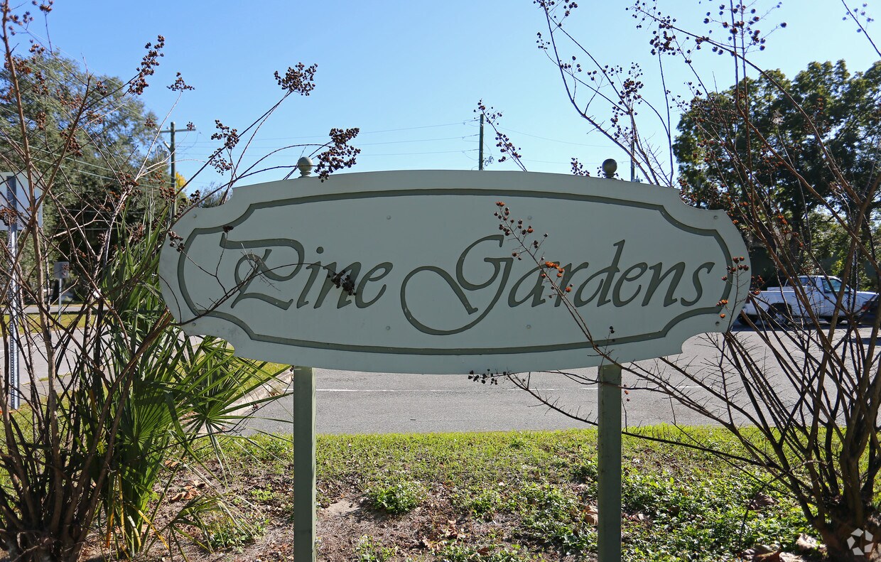 Foto del edificio - Pine Gardens