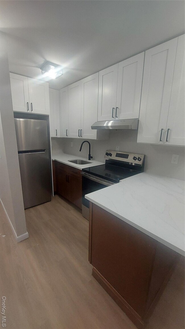 Foto del edificio - 203 Ludingtonville Rd