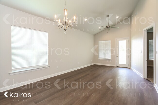 Foto del edificio - 4854 Mokki Ln.