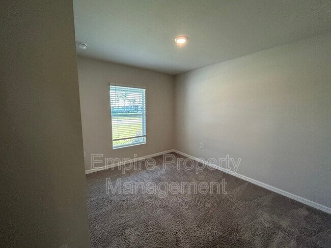 Building Photo - 1512 NW 31st Ave
