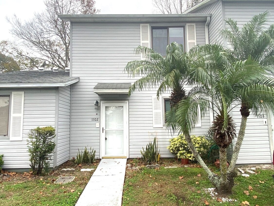 Adorable 3 Bedroom Port Orange Townhome! Townhome Rentals in Port