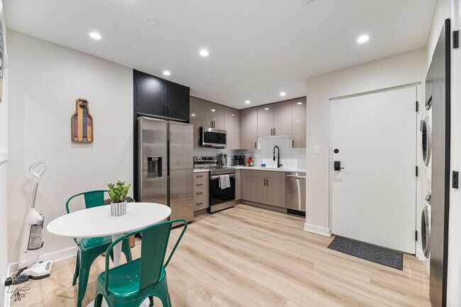 Foto del edificio - 2316 W Estes Ave