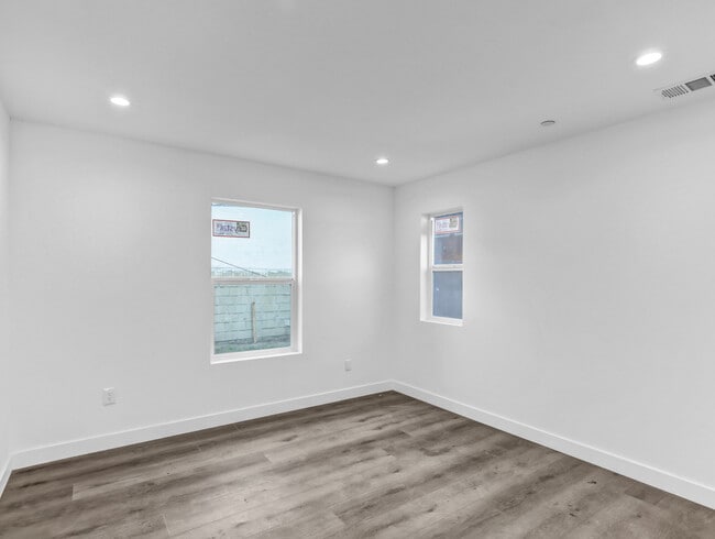 Foto del edificio - 1231 S Rowan Ave