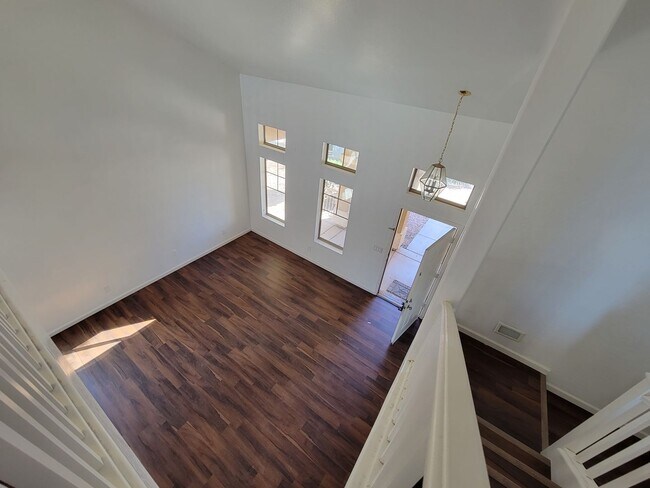 Foto del edificio - COMING SOON 4 BEDROOM 2.5  BATH  2 STORY HOME