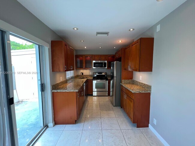 Foto del edificio - 1591 Springside Dr