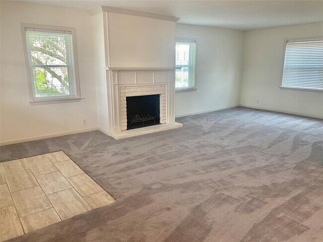Building Photo - 5127 Del Monte Dr
