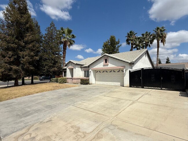 Foto del edificio - Spacious 4-Bedroom Home in Southwest Baker...