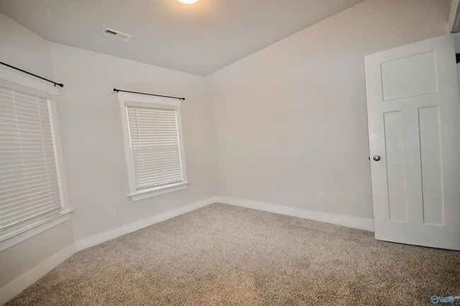 Building Photo - 151 Rugby Dr