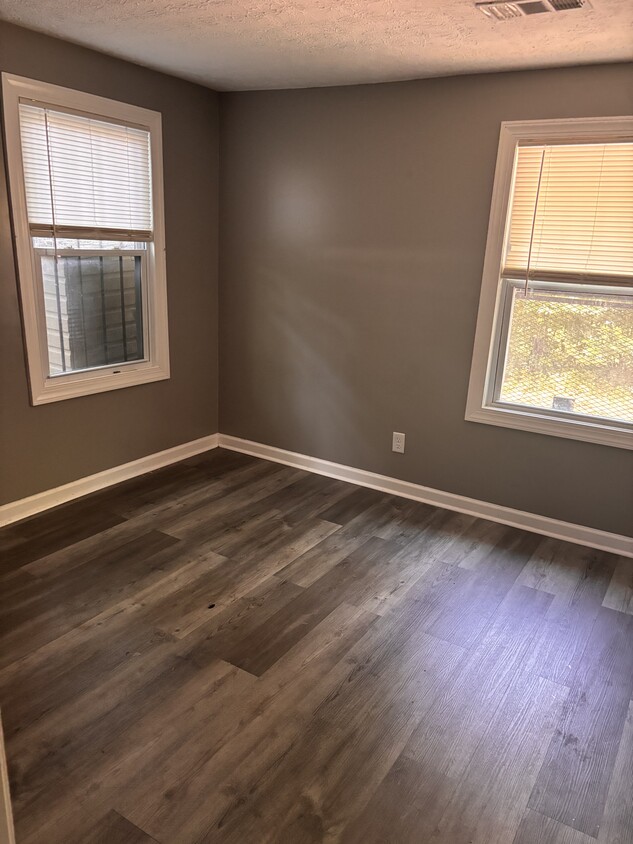 Building Photo - 434 Burton Ave