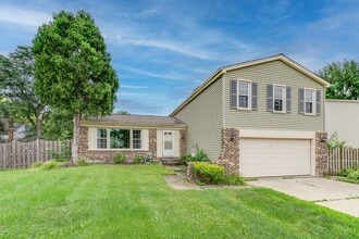 Building Photo - 5S735 Park Meadow Dr