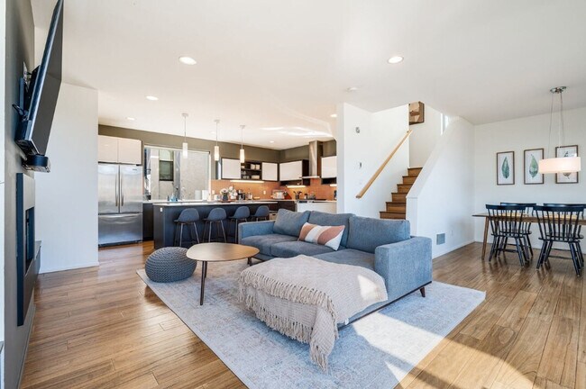 Foto del edificio - 2323 W Crockett St