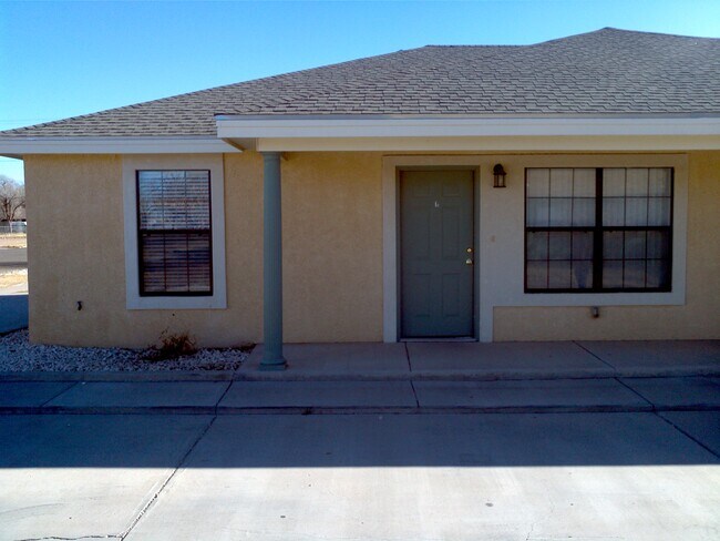 Building Photo - 516 S Abilene Ave