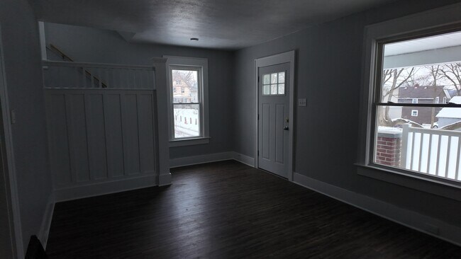 Foto del edificio - 422 Downing Pl