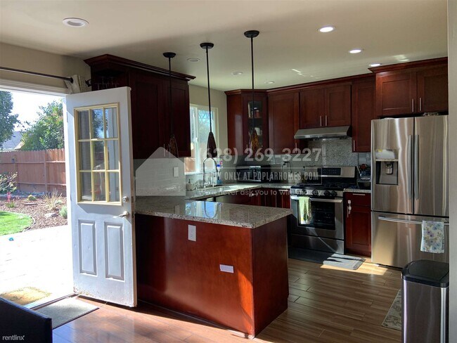 Building Photo - 3 br, 1 bath House - 1936 Shoreview Ave -