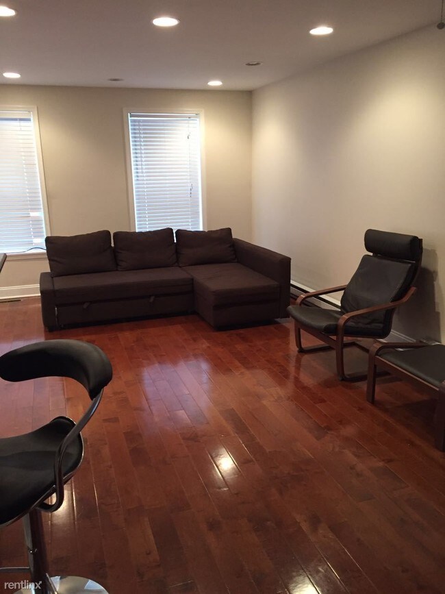 Building Photo - 7405 Sandpiper Pl