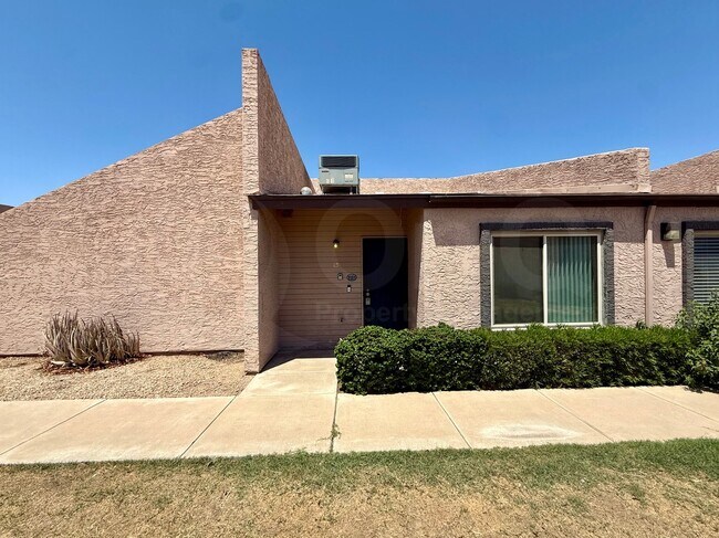 Foto del edificio - 629 N Mesa Dr