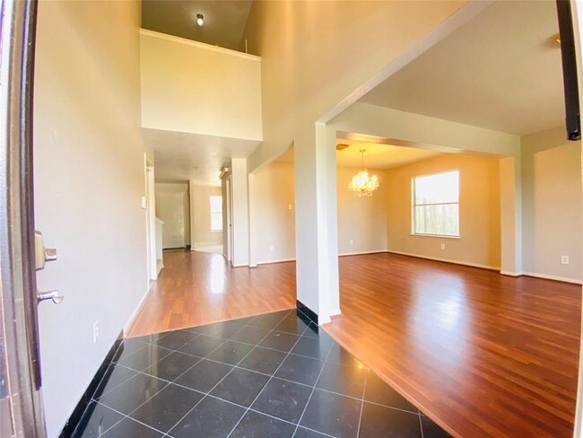 Building Photo - 11019 Cayman Mist Dr
