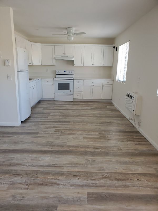 Foto del edificio - 9765 Dale Ave