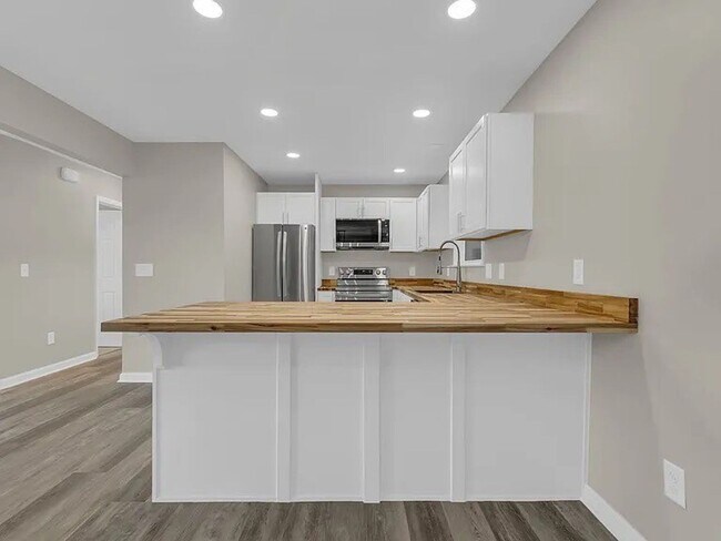 Foto del edificio - Newly Renovated 3 Bedroom in Woodbine