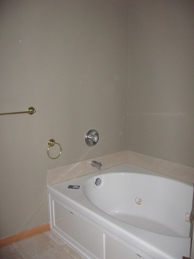 Building Photo - 7872 Old Carriage Ct