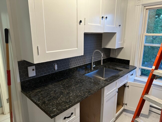 Kitchen - 10 Garden St