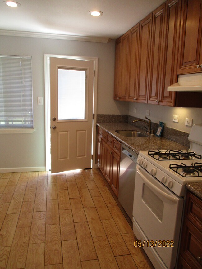 Building Photo - 1431 Carleton Dr
