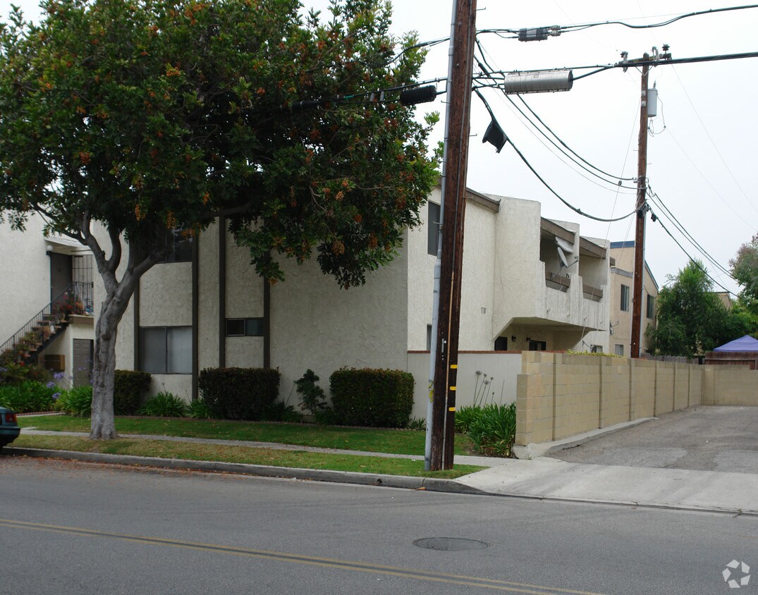 Building Photo - 16132 Parkside Ln
