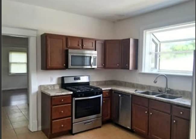 Building Photo - 3620 Cleves Ave