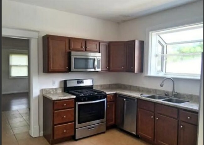 Foto del edificio - 3620 Cleves Ave